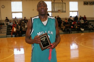 Hippolyte Tsafack won the POG plaque - photo copyright BDNP