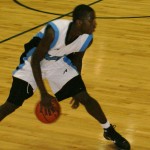 Gilchrist draws a crowd, scores 23 points