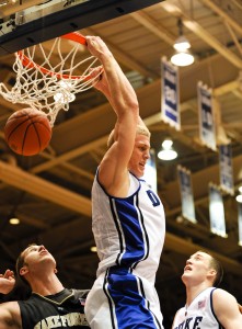 Mason Plumlee dunks